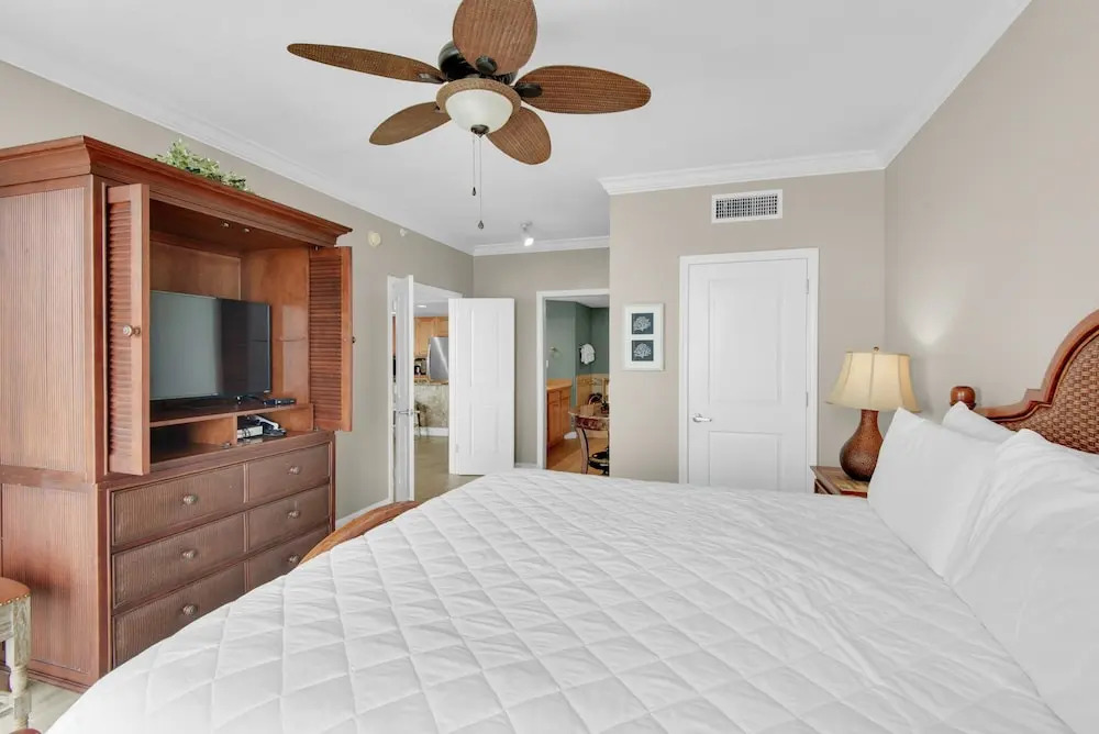 Grandview East 1204 by RealJoy Vacations