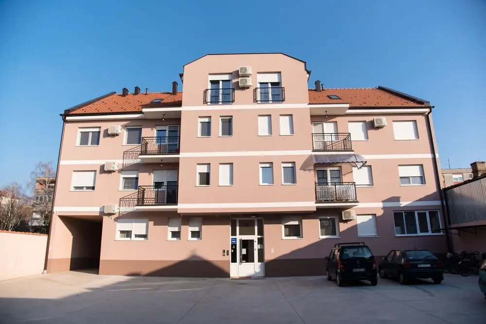 King Peter Apartments