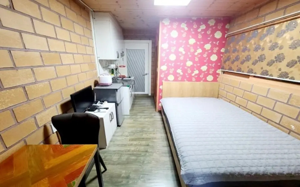Gapyeong Chorok Jeongwon Gyegok Dokchae Pension