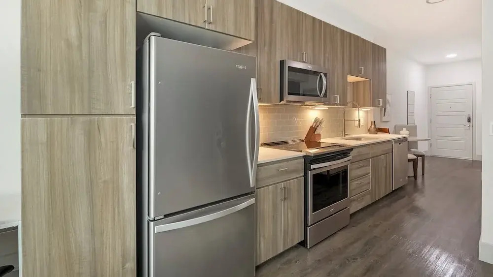 Landing Stylish 1BD Gym Clubhouse