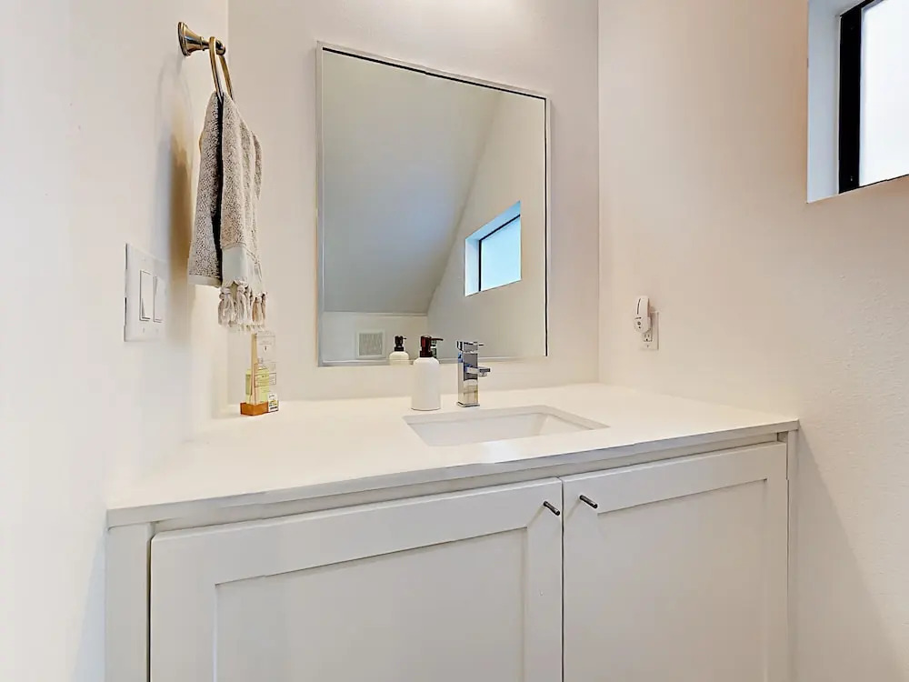 New 3br Near Dining & Entertainment 3 Bedroom Duplex