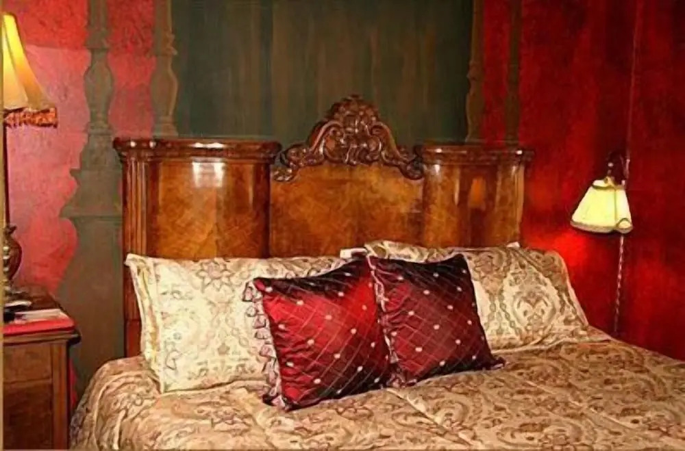 The Brumder Mansion
