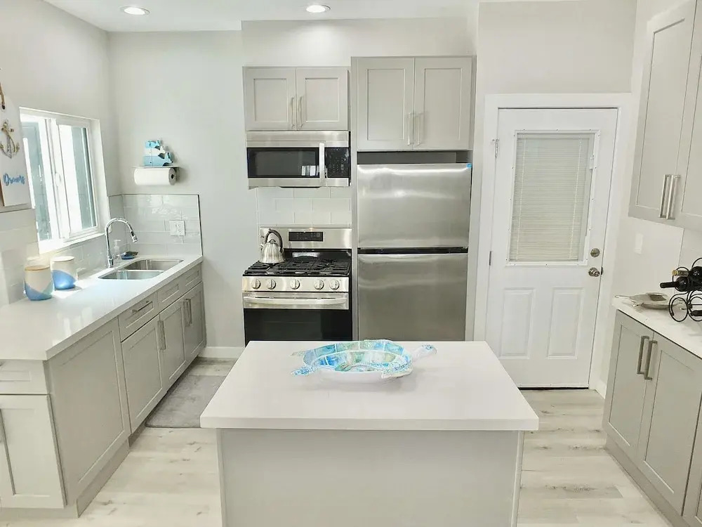 New Beach & Bay Retreat Full of Amenities!