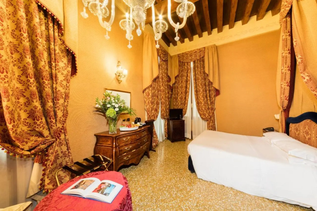 Hotel Al Ponte Dei Sospiri