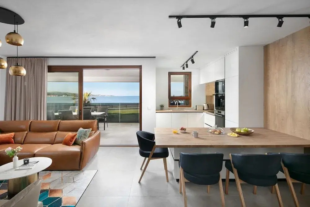 Malibu Imperial Seafront Apartments