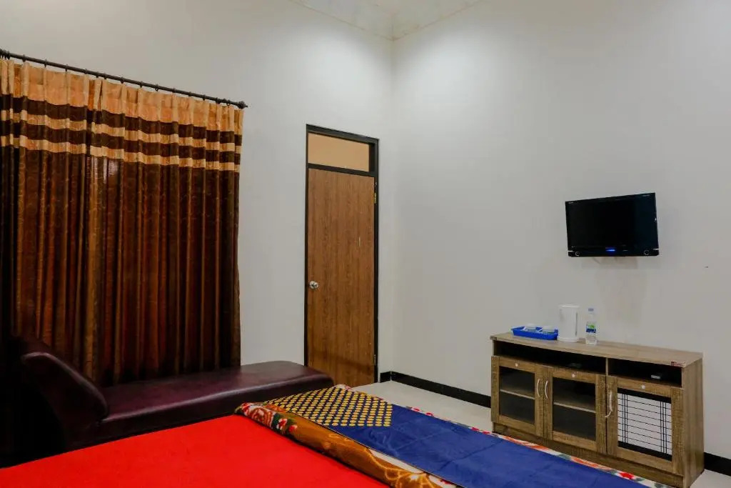 Hotel Dewi near GOR Merdeka Jombang Mitra RedDoorz