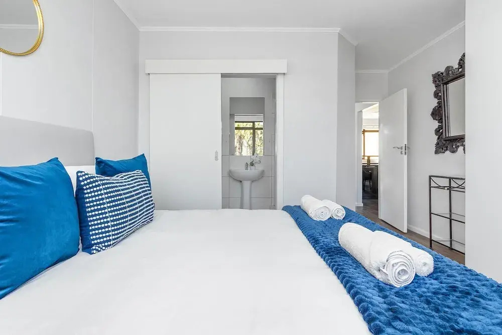 Island Club by Smart City Stays