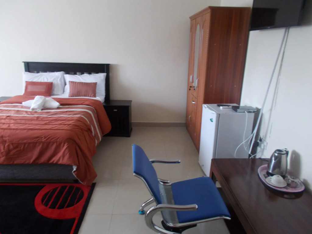 Shema Guest Lodge
