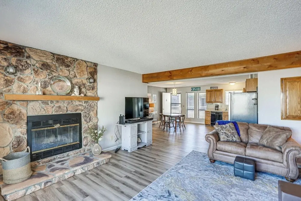 Balcony w/ Lake Views: Waterfront Ozarks Condo!