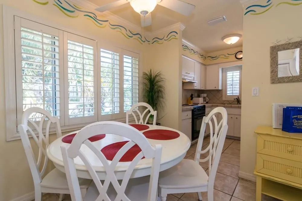 AM Beach Place Unit 6