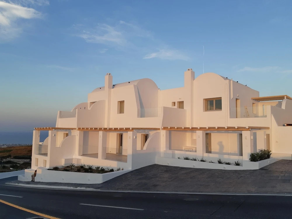 Symphony Suites Santorini