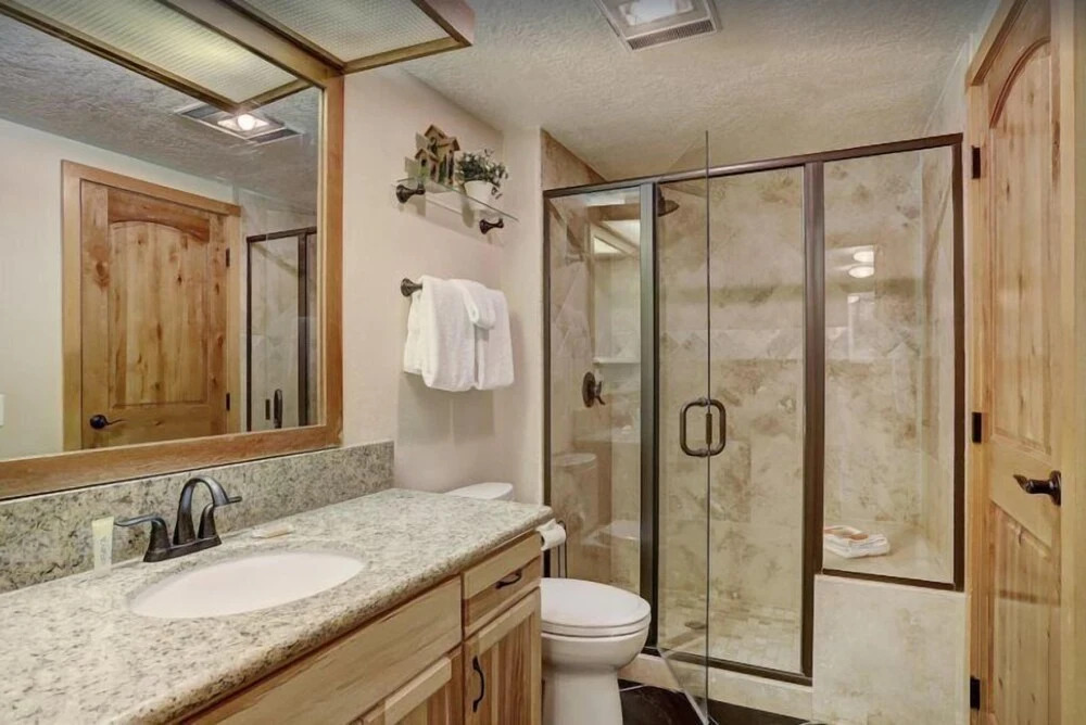 2 Bedroom Condo In West Keystone Near Lakeside Village