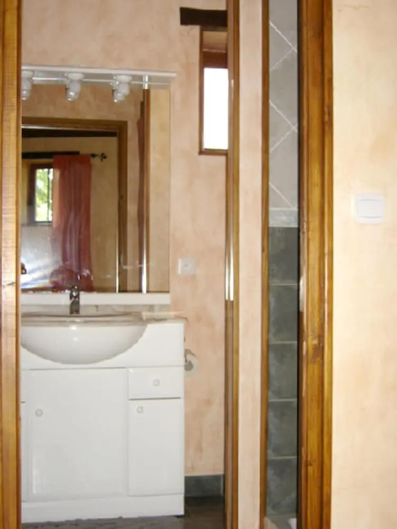 House With 2 Bedrooms in Anneyron, With Enclosed Garden and Wifi