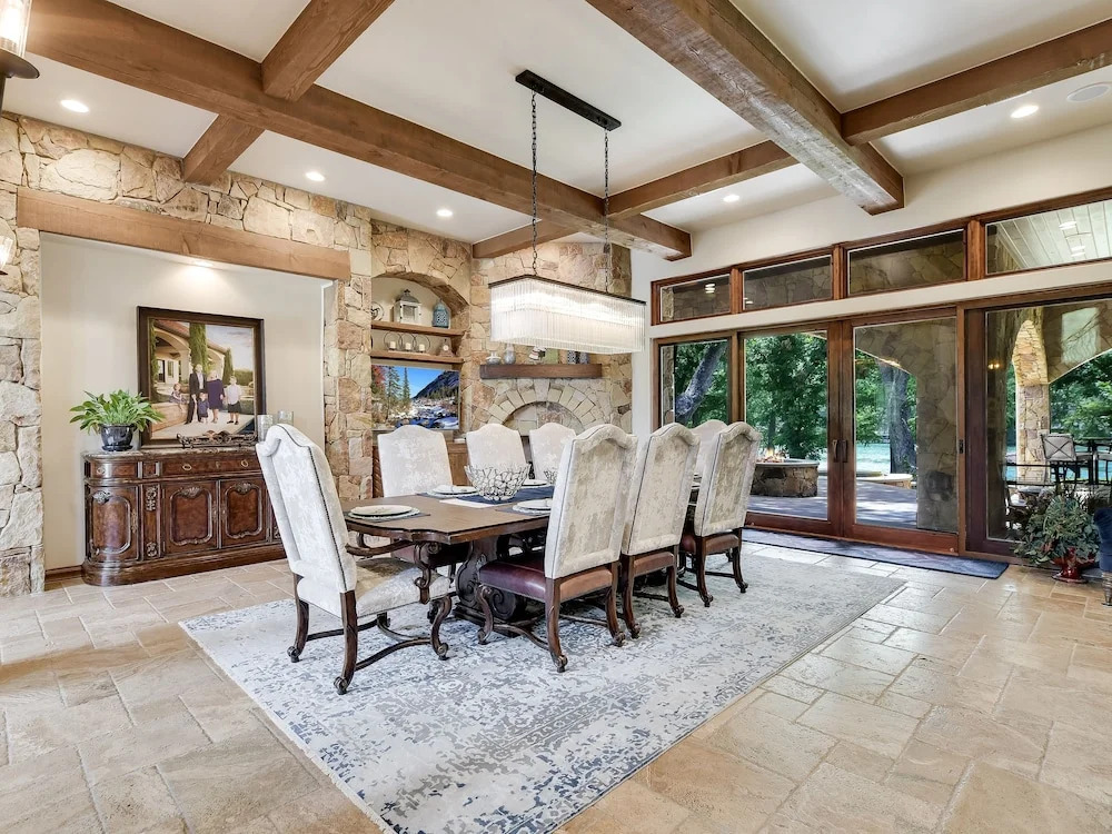 The Above Casa Tranquility Lake Austin 5 Bedroom Estate