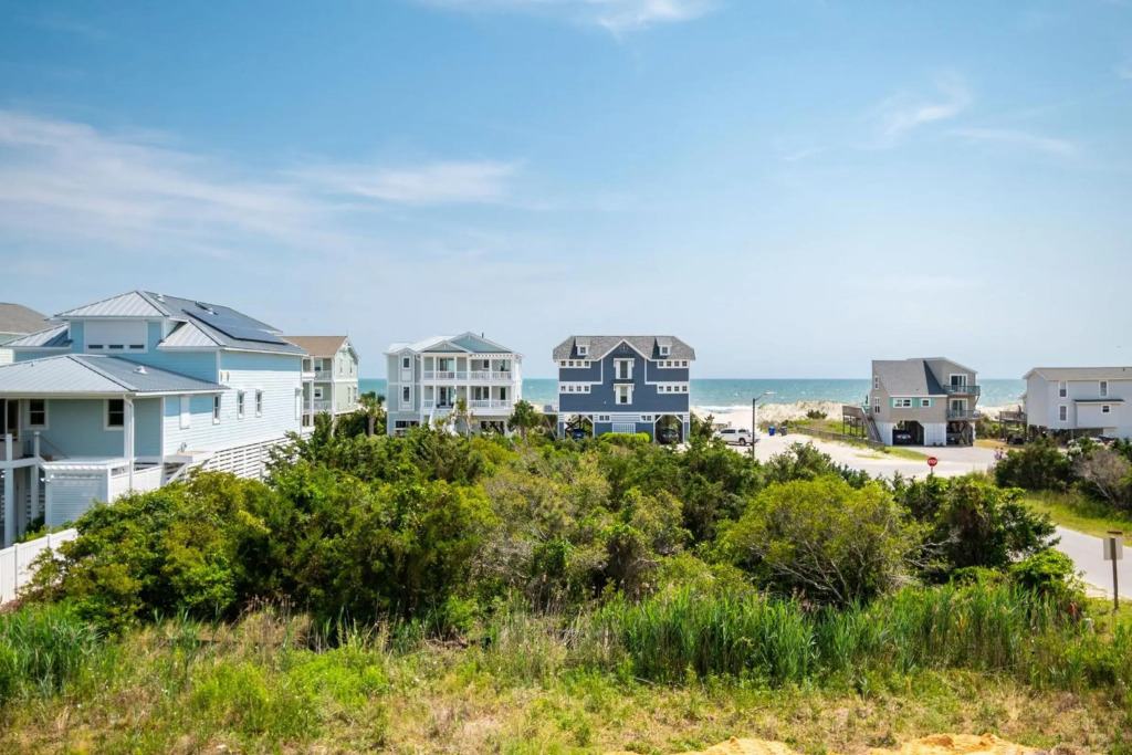 Pappys Place by Oak Island Accommodations