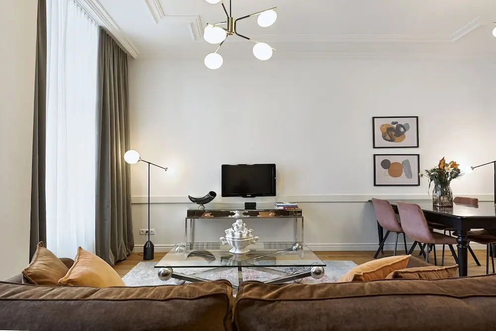 6 Rooms - Garnisongasse