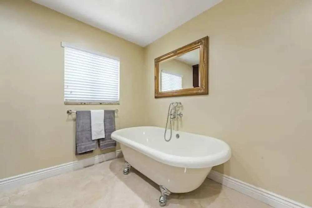 263 Fort Lauderdale in Lauderdale-by-the-sea