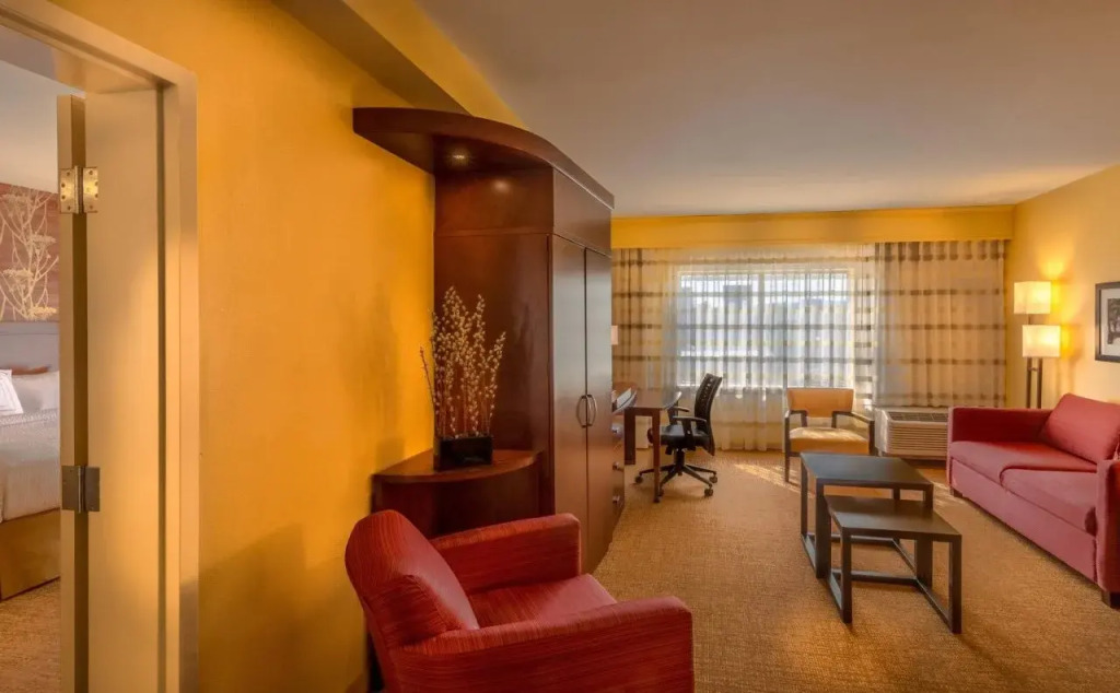 Courtyard by Marriott Charleston Downtown/Civic Center