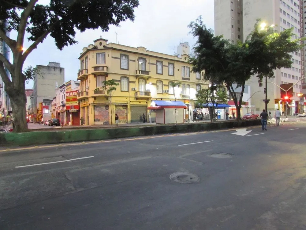 Hotel Minho - Ótima Escolha Próximo à 25 de Março, Brás, Bom Retiro, Metrô e Hospital da Mulher - Café da Manhã Incluso - Estacionamento em Frente