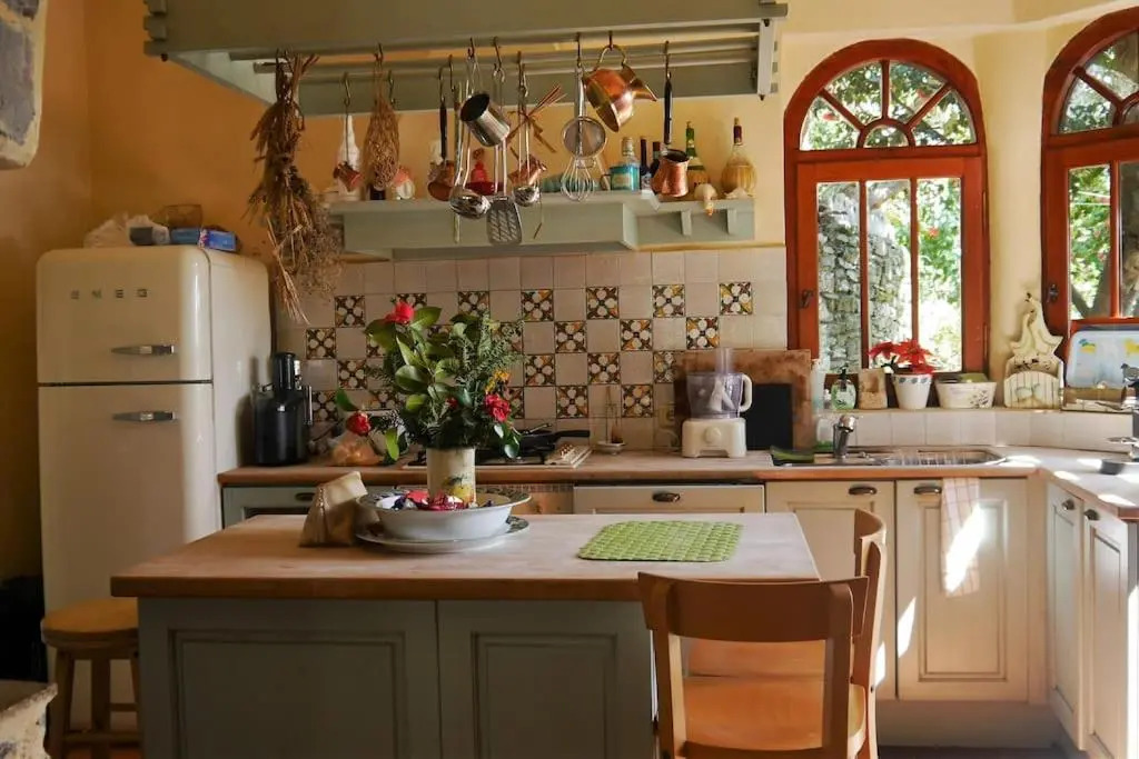 Wonderful 4 Bedroom Villa & separate guest house Villa Thalia