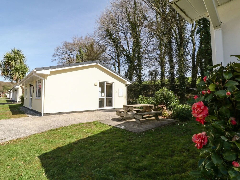 3 Rosecraddoc Lodge