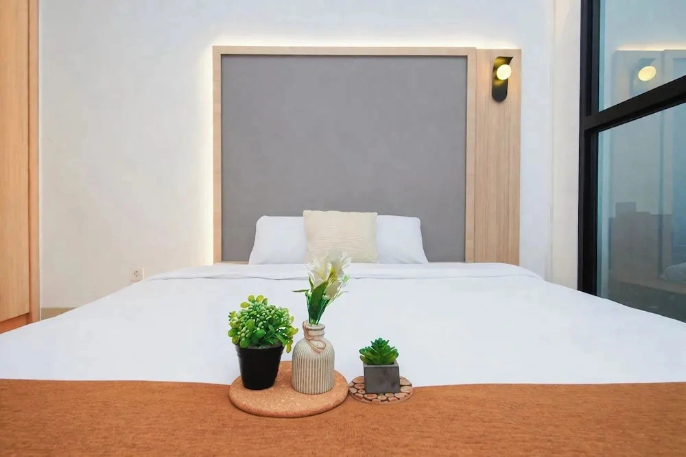 Calm And Restful 1Br At Ciputra World 2 Apartment