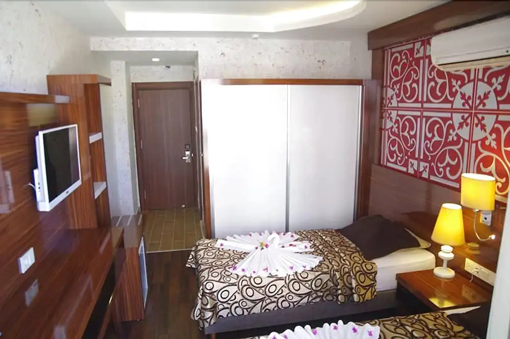 Bayar Garden Beach Hotel