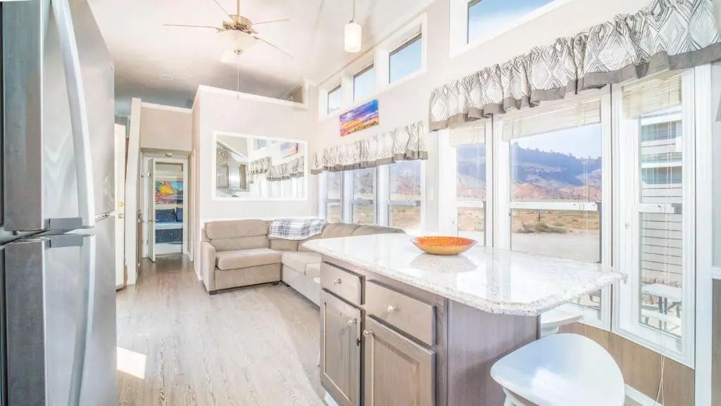 FunStays Glamping Tiny House w Large Loft Site 8