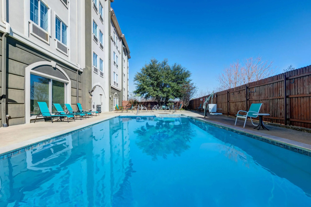 La Quinta Inn and Suites by Wyndham Paris