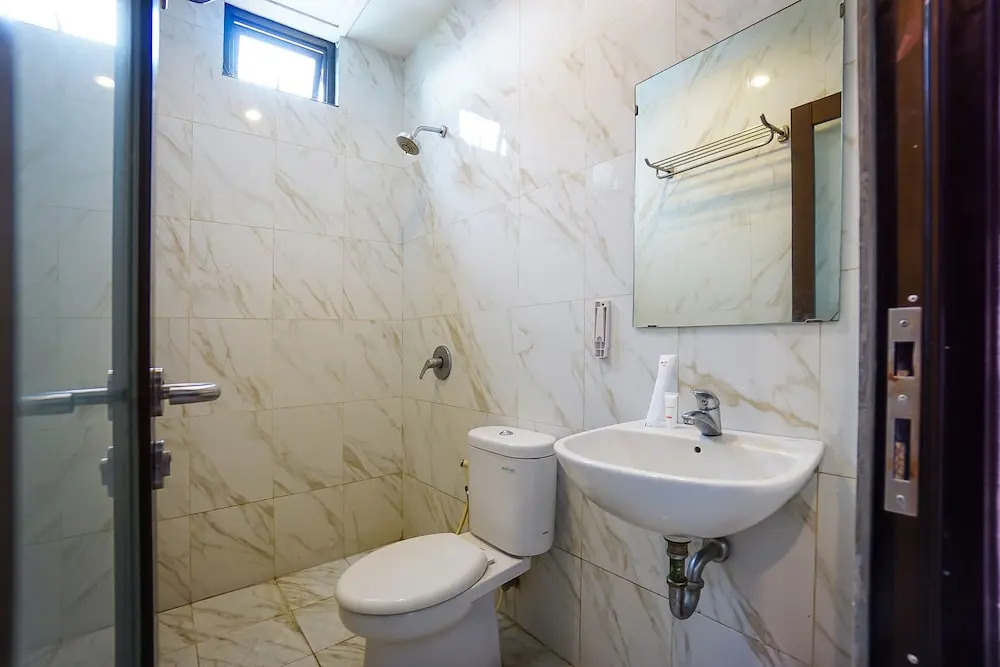 OYO 2515 D'karombasan Hotel