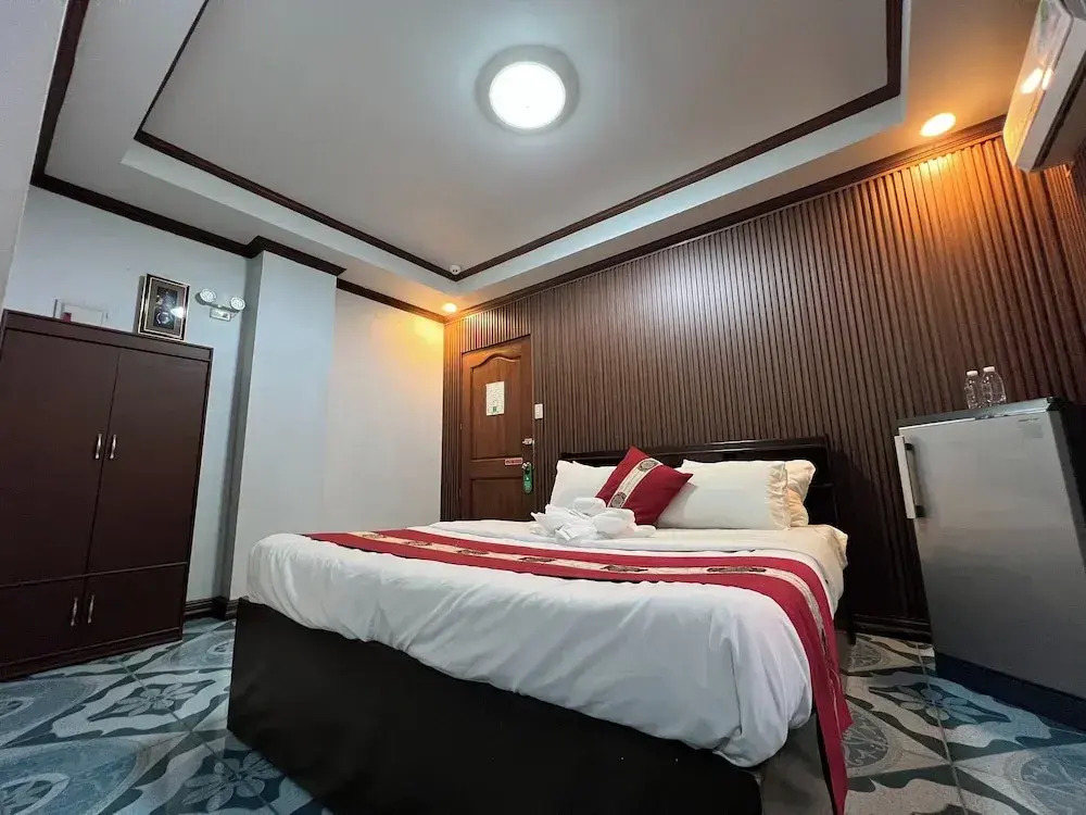 Rossa Hotel