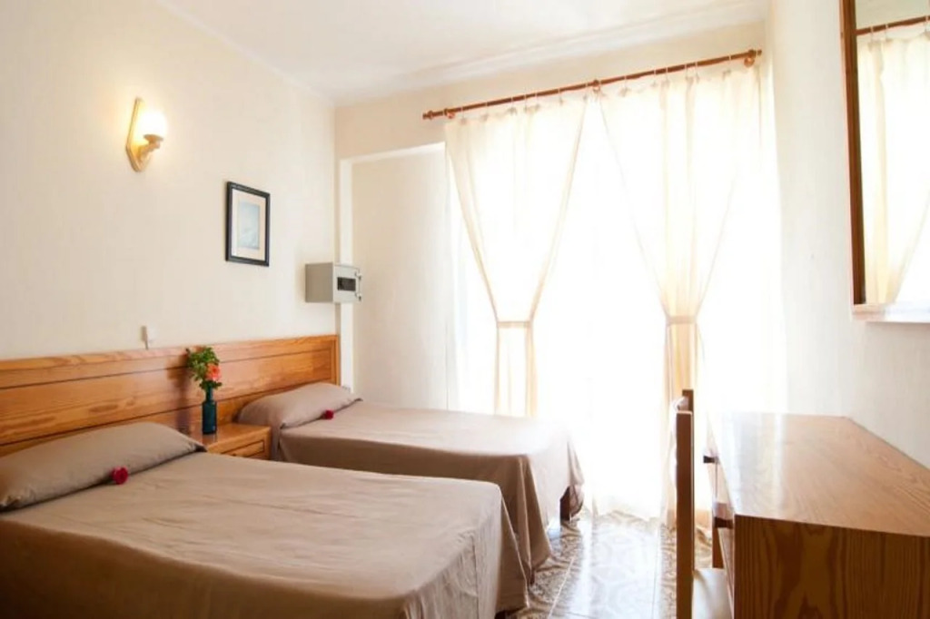 Hostal Montesol