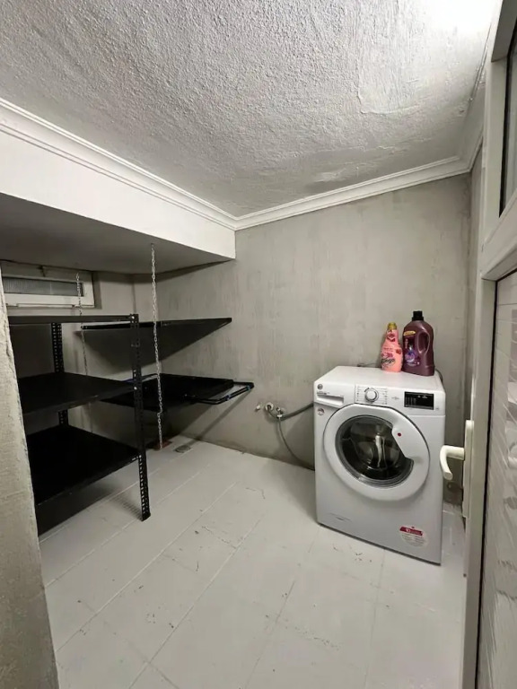 Yeşil Panjurlu Villa Otel