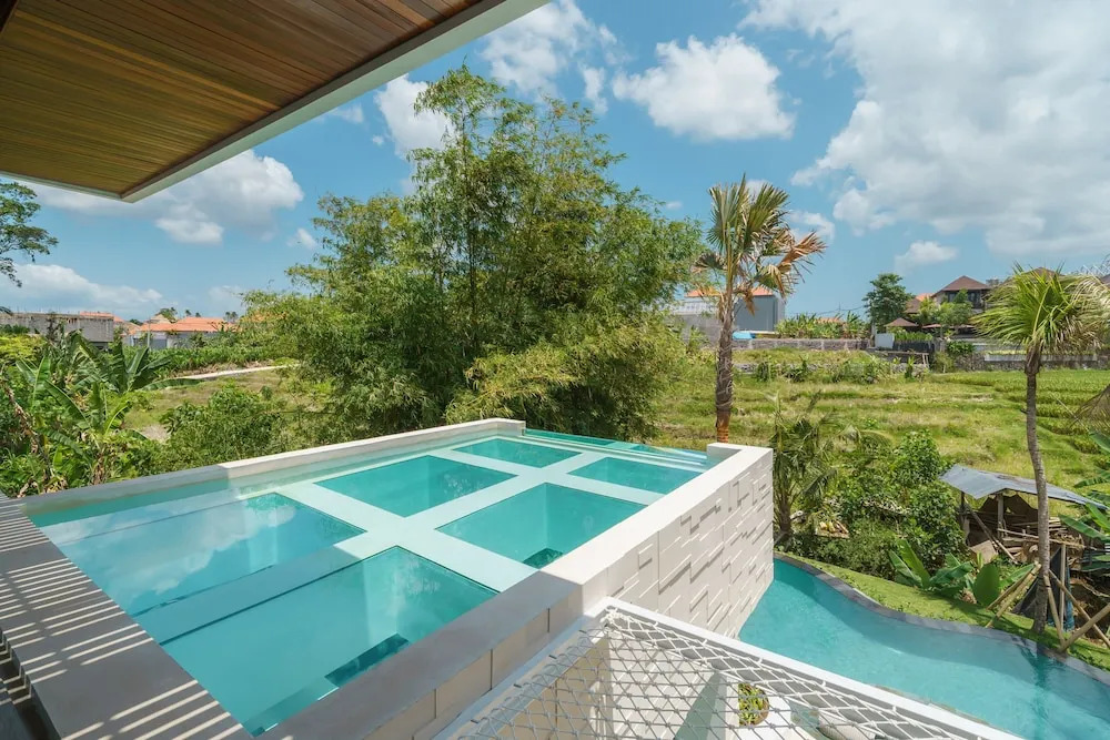 Stylish Tropical Villa - 2br