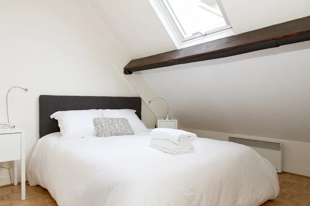 Rue Montorgeuil Area Private Apartment