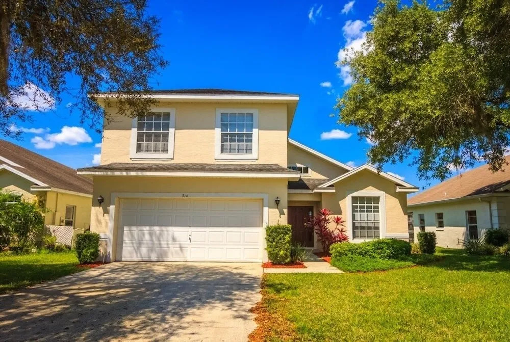 Linda's Pinewood Villa 4 Bedroom Home