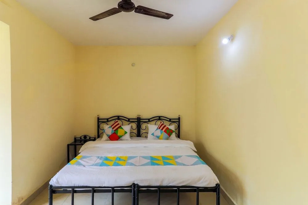 OYO 17182 Home Green View 2BHK Nuvem