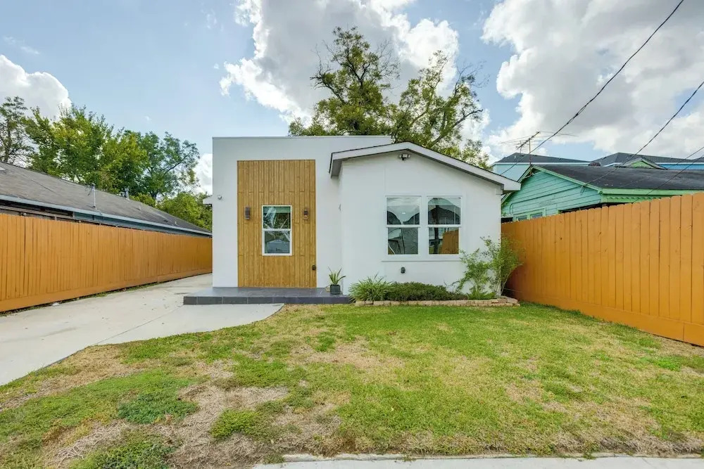 Updated Home w/ Hot Tub in Houstons Northside