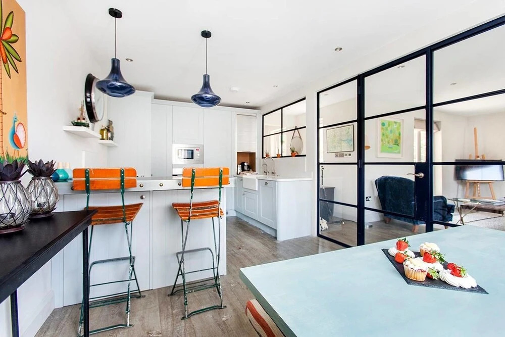 Quirky 2BR flat with terrace, near Shoreditch!