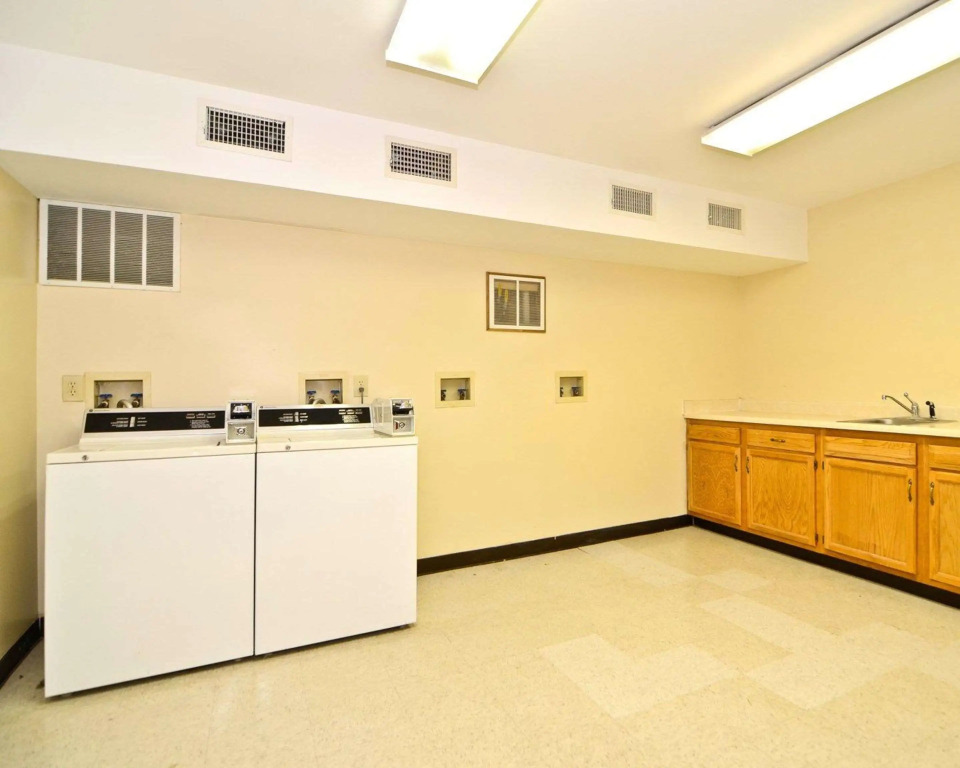 Quality Inn & Suites University-Airport