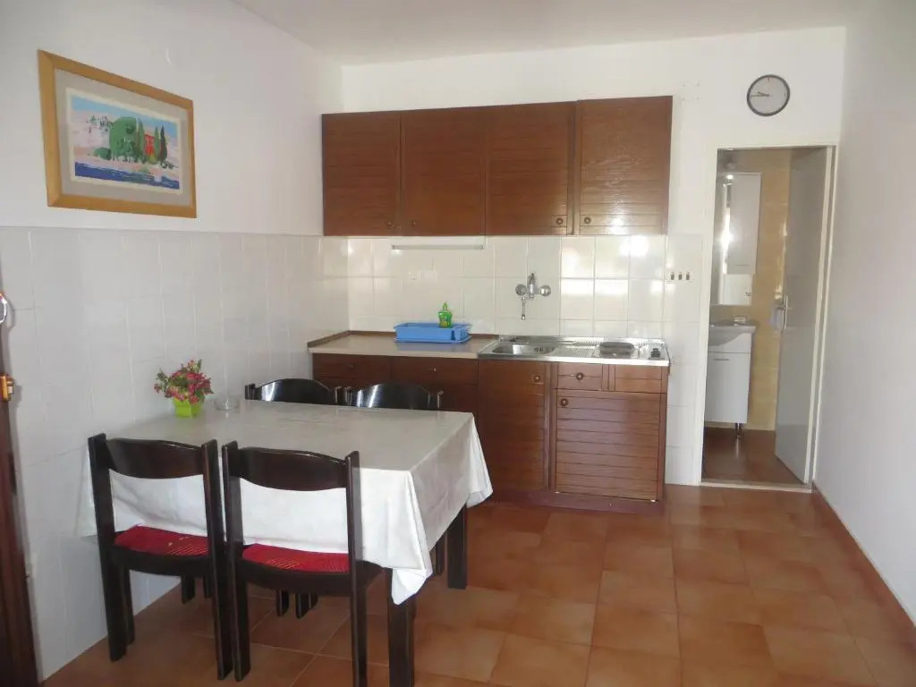 Apartments Makjanić