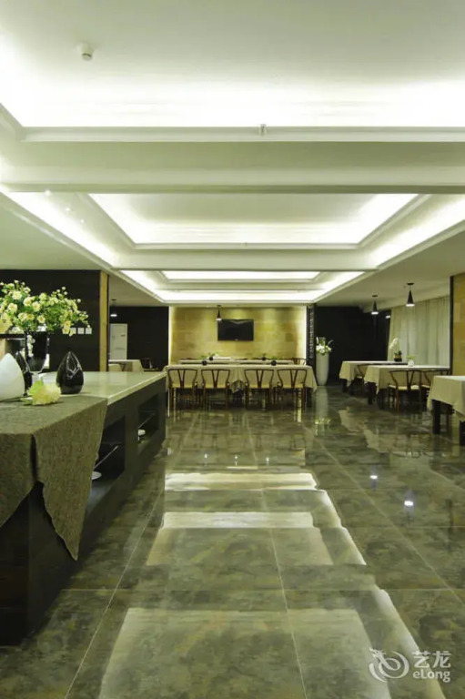 Luminous Jade Hotel