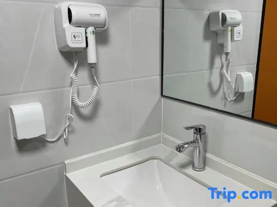 City Homestay (Hezhou Lingfeng Square)