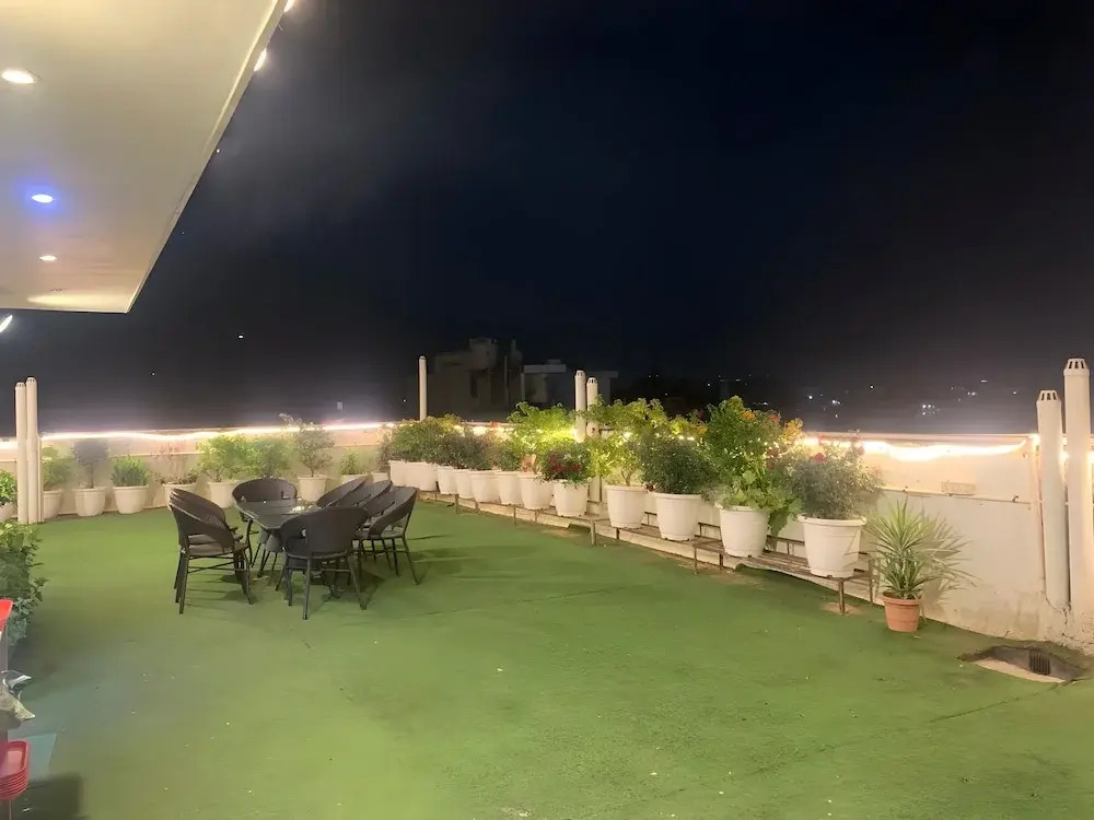 Hotel Aerostar Gold Near Yashobhoomi