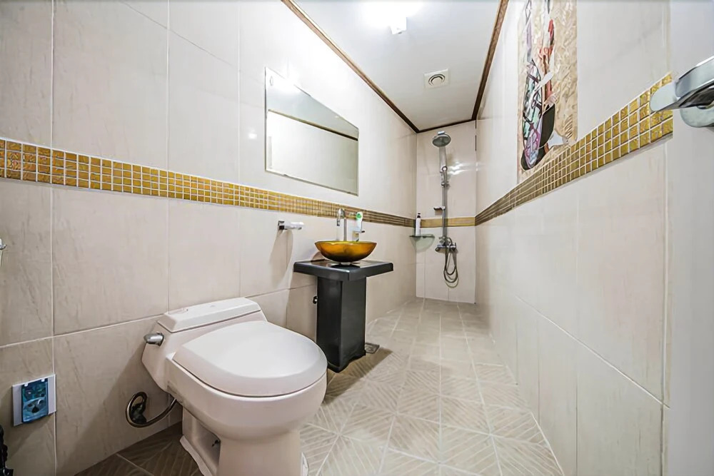 Yeosu White Village Pension
