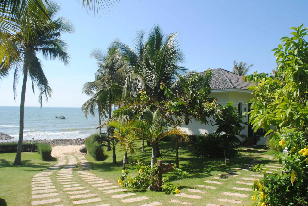 Lotus Muine Resort & Spa