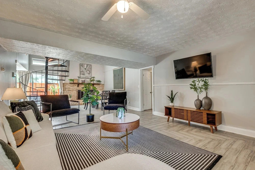 Explore Atl! Chic Home Base Near Mercedes-benz