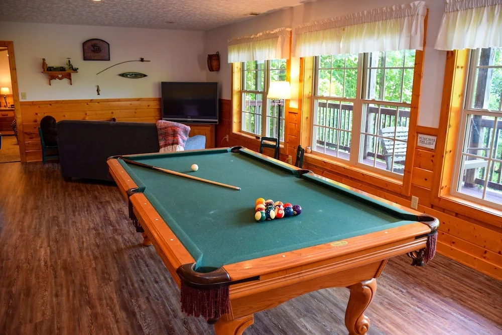 GRANDMOTHER'S - 4 Br Cabin