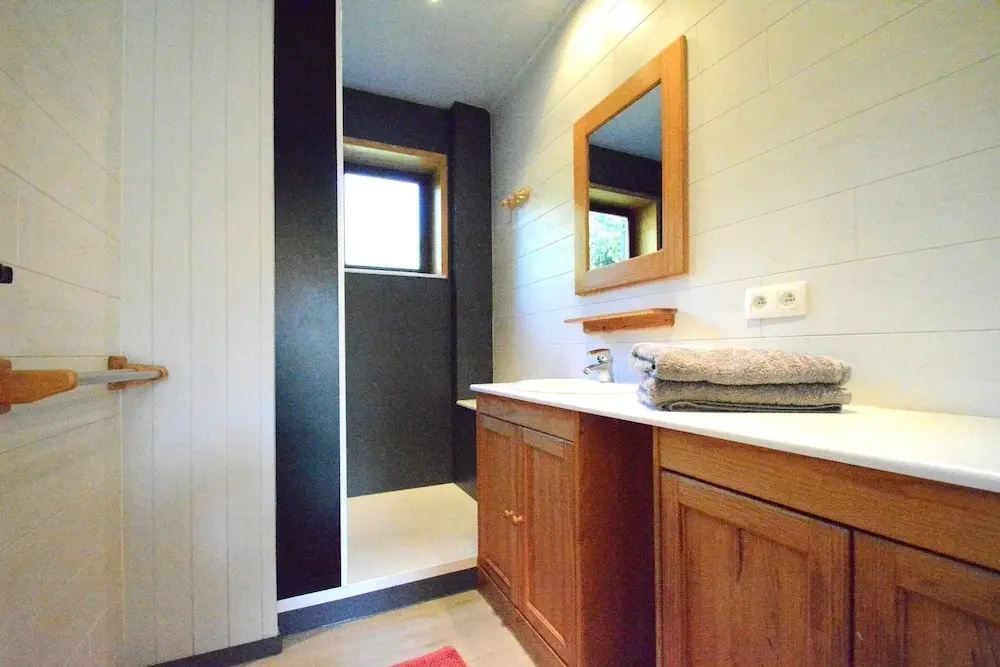 Luxury Pet-friendly Chalet in Bièvre near Forest