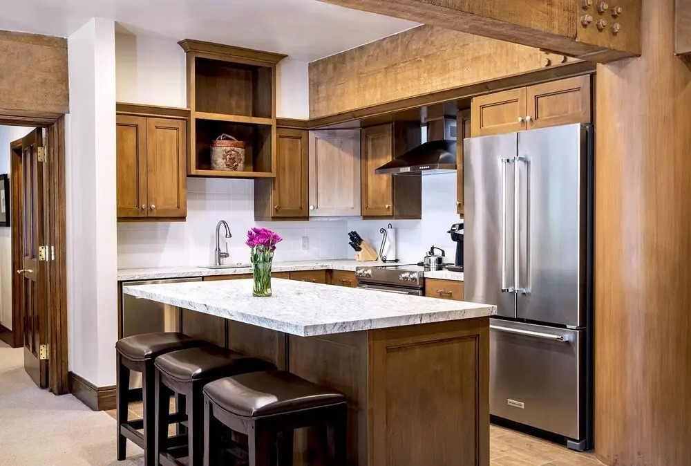 Luxury Three Bedroom Suite with Mountain Views and Three Hot Tubs